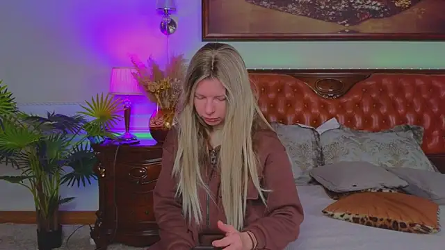 Real Tini online show from 02/05/26, 06:42