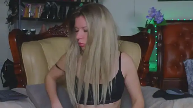 Real Tini online show from 04/04/26, 06:20