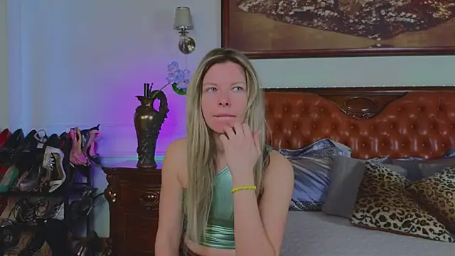 Real Tini online show from 03/06/26, 07:14