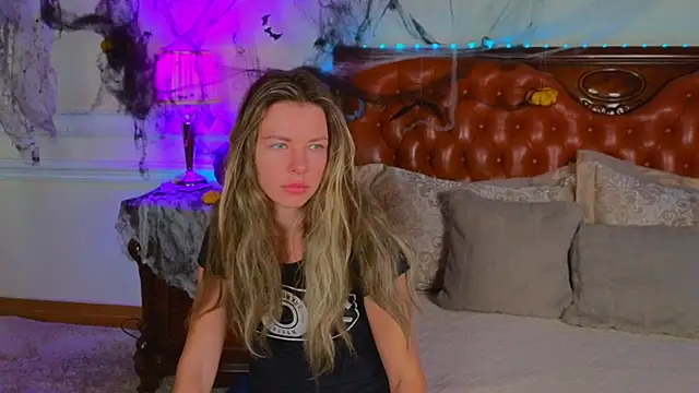 Real Tini online show from 10/27/25, 06:25