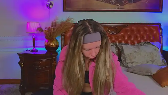 Real Tini online show from 01/12/26, 06:20