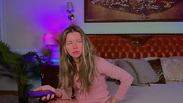 Real Tini online show from 11/11/25, 06:08