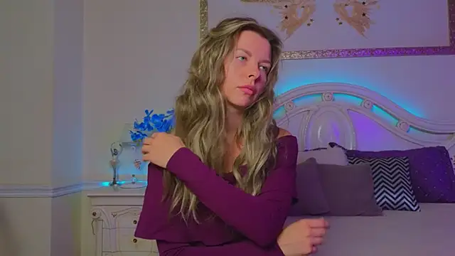 Real Tini online show from 10/13/25, 11:45