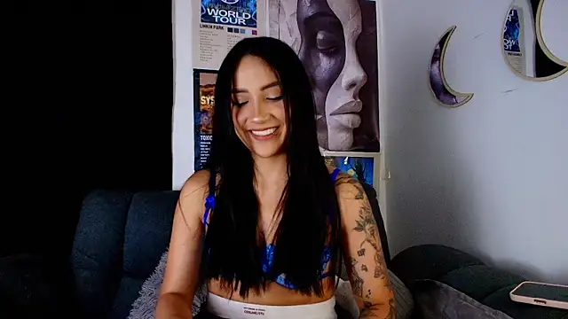 natashapridee  online show from 09/19/25, 12:47