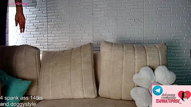 natashapridee  online show from 10/16/25, 07:22