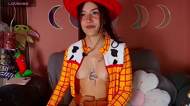 natashapridee  online show from 11/01/25, 12:28