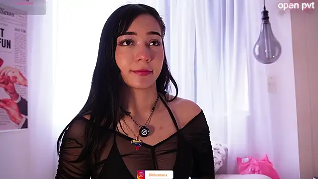 Snapshot of lilith__rosse chatting on 11/21/25, 03:44 lilith rosse online show from 11/21/25, 03:44