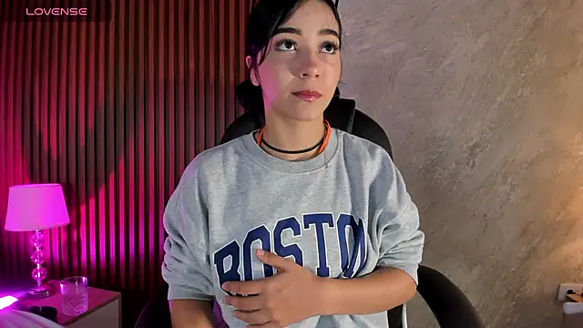 Snapshot of lilith__rosse chatting on 10/03/25, 12:17 lilith rosse online show from 10/03/25, 12:17