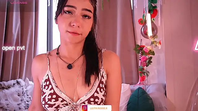 Snapshot of lilith__rosse chatting on 06/17/26, 05:56 lilith rosse online show from 06/17/26, 05:56