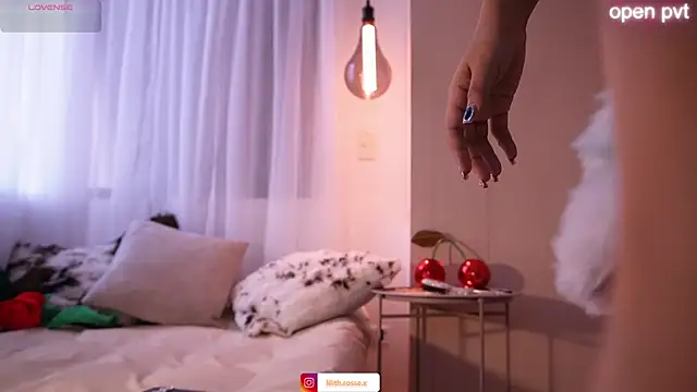 Snapshot of lilith__rosse chatting on 12/02/25, 11:45 lilith rosse online show from 12/02/25, 11:45