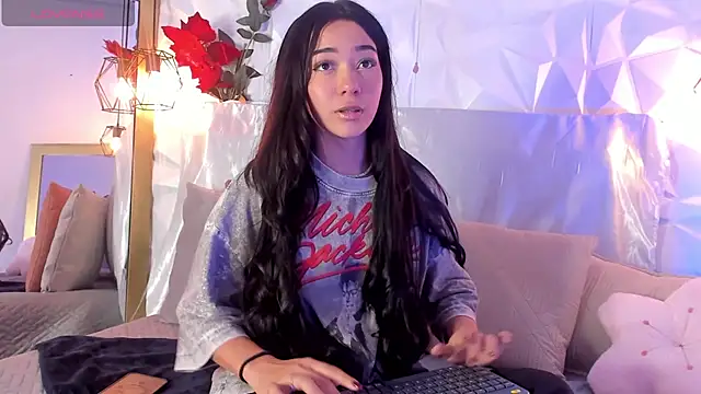 Snapshot of lilith__rosse chatting on 03/19/25, 07:38 lilith rosse online show from 03/19/25, 07:38