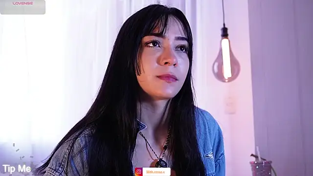 Snapshot of lilith__rosse chatting on 11/11/25, 01:50 lilith rosse online show from 11/11/25, 01:50