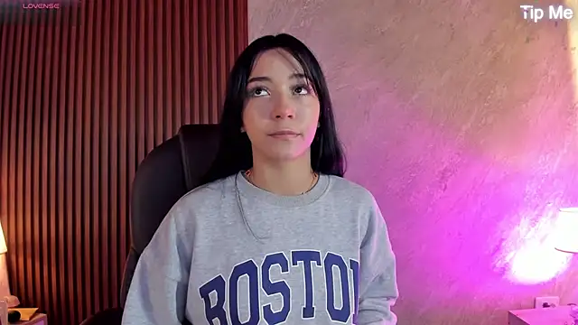 Snapshot of lilith__rosse chatting on 09/15/25, 12:27 lilith rosse online show from 09/15/25, 12:27