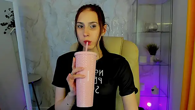 ArmiEri online show from 11/09/25, 06:34