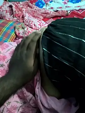 Snapshot of Crezy-Queen01 chatting on 10/15/25, 05:43 Crezy-Queen01 online show from 10/15/25, 05:43