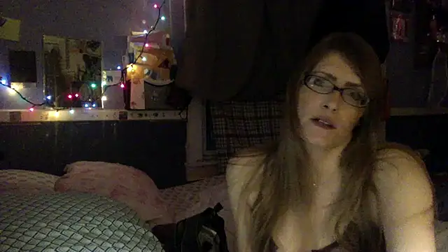 Snapshot of beelzebubblesxo chatting on 01/20/25, 09:03 beelzebubblesxo online show from 01/20/25, 09:03