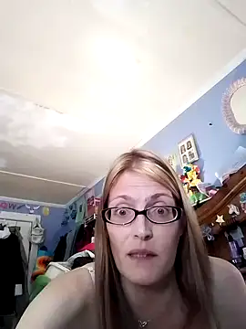 Snapshot of beelzebubblesxo chatting on 09/17/25, 02:52 beelzebubblesxo online show from 09/17/25, 02:52