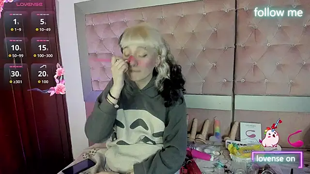 neeko princes online show from 04/15/26, 12:42