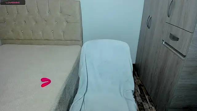 emily1  online show from 03/17/26, 10:07