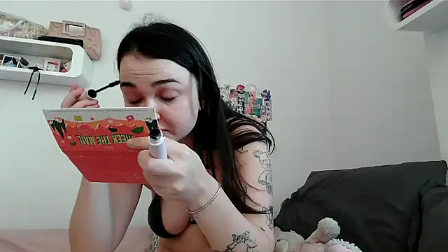 chunliklk online show from 09/18/25, 04:32