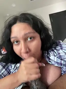 Snapshot of Lickplayofficial chatting on 01/13/25, 03:36 Lickplayofficial online show from 01/13/25, 03:36