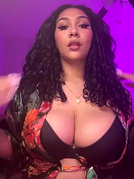 Snapshot of Lickplayofficial chatting on 09/19/25, 03:54 Lickplayofficial online show from 09/19/25, 03:54