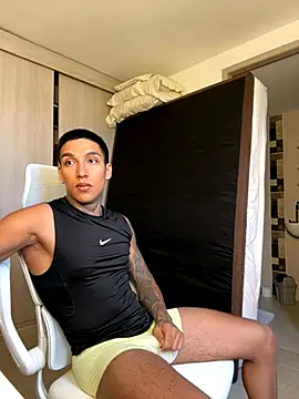 Snapshot of sendfer chatting on 11/08/25, 09:07 sendfer online show from 11/08/25, 09:07