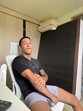 Snapshot of sendfer chatting on 12/15/25, 07:31 sendfer online show from 12/15/25, 07:31