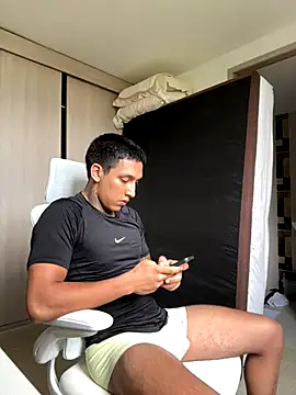 Snapshot of sendfer chatting on 11/13/25, 08:24 sendfer online show from 11/13/25, 08:24