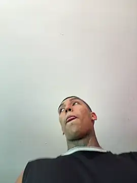 Snapshot of sendfer chatting on 11/17/25, 04:44 sendfer online show from 11/17/25, 04:44