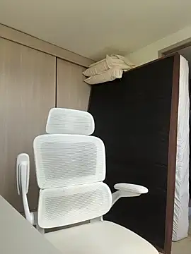 Snapshot of sendfer chatting on 12/05/25, 08:06 sendfer online show from 12/05/25, 08:06