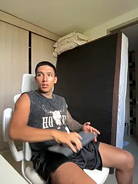 Snapshot of sendfer chatting on 11/10/25, 08:25 sendfer online show from 11/10/25, 08:25