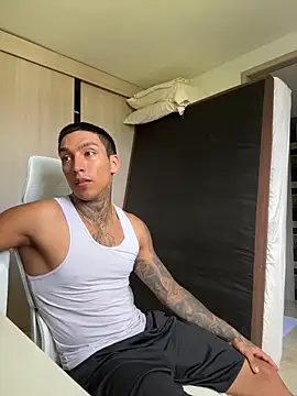 Snapshot of sendfer chatting on 12/03/25, 07:13 sendfer online show from 12/03/25, 07:13