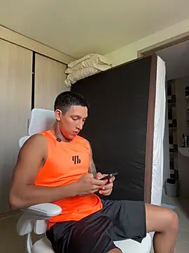 Snapshot of sendfer chatting on 11/03/25, 08:23 sendfer online show from 11/03/25, 08:23