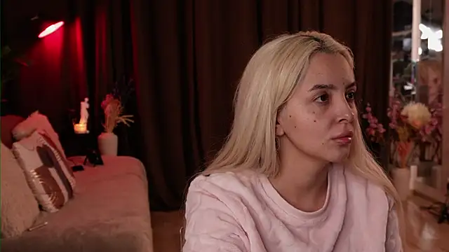 VictoriaMorrone online show from 10/07/25, 06:20