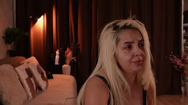 VictoriaMorrone online show from 10/27/25, 07:37