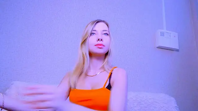 Snapshot of AliceFire_ chatting on 10/07/25, 07:42 AliceFire online show from 10/07/25, 07:42