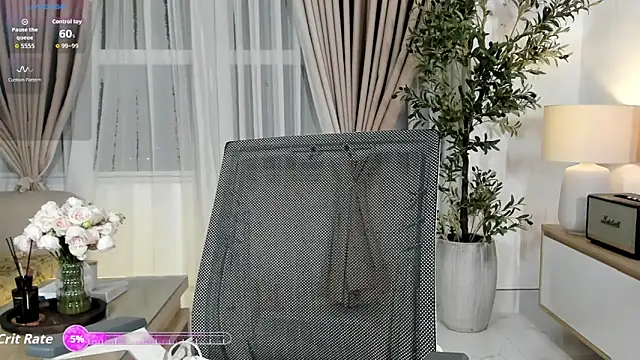  Joliie  online show from 04/02/26, 10:05