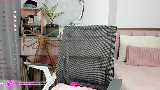 Snapshot of _Joliie_ chatting on 02/02/25, 04:54 Joliie online show from 02/02/25, 04:54