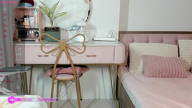 Snapshot of _Joliie_ chatting on 01/31/25, 01:45 Joliie online show from 01/31/25, 01:45