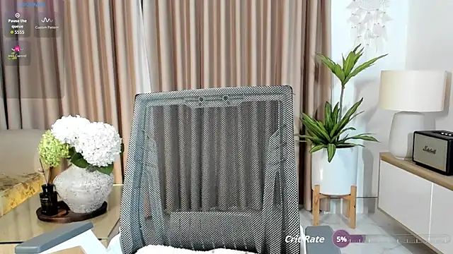 Snapshot of _Joliie_ chatting on 06/25/26, 02:20 Joliie online show from 06/25/26, 02:20