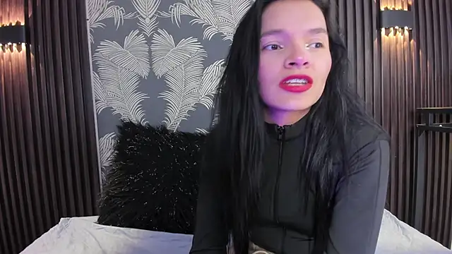 Snapshot of _shantal_smith chatting on 06/19/26, 01:00 shantal smith online show from 06/19/26, 01:00