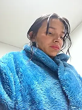 Snapshot of _shantal_smith chatting on 09/13/25, 04:23 shantal smith online show from 09/13/25, 04:23
