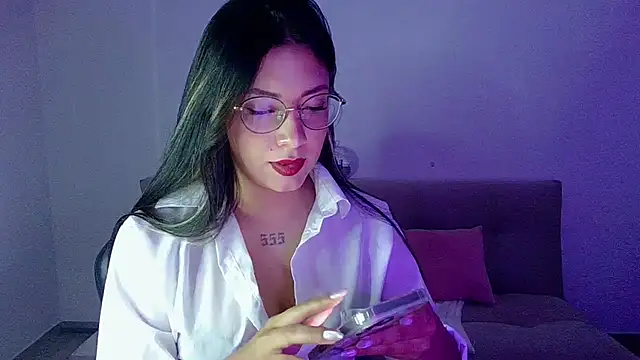 Lia 14  online show from 03/05/26, 11:54