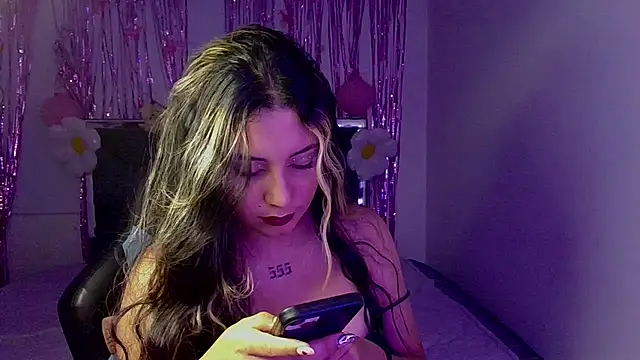 Snapshot of Lia_14_ chatting on 10/11/25, 12:33 Lia 14 online show from 10/11/25, 12:33