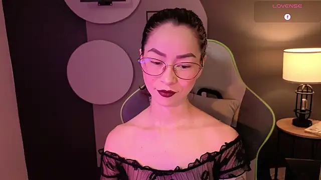 Snapshot of rosse_98_ chatting on 07/15/26, 03:41 rosse 98 online show from 07/15/26, 03:41