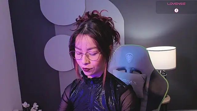 Snapshot of rosse_98_ chatting on 06/30/26, 02:06 rosse 98 online show from 06/30/26, 02:06