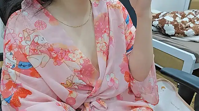 Kemmy babe20 online show from 03/10/25, 07:44