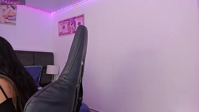 Megan Miles02 online show from 11/26/25, 08:53