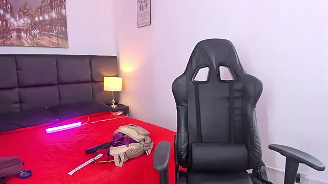 Snapshot of Megan_Miles02 chatting on 03/10/25, 11:16 Megan Miles02 online show from 03/10/25, 11:16